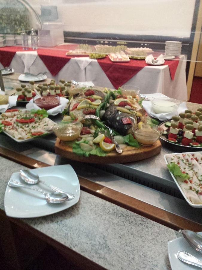 Hotel Miraj - Restaurant & Sauna & Biliard Poiana Brasov Eksteriør billede